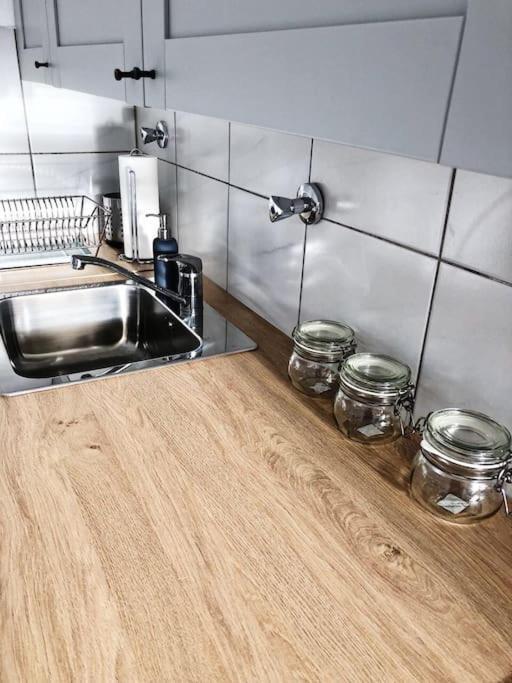 Charmante Gartenwohnung Mit Privatem Grossen Garten Кьолн Екстериор снимка
